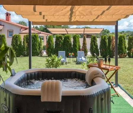 Kira Holiday home